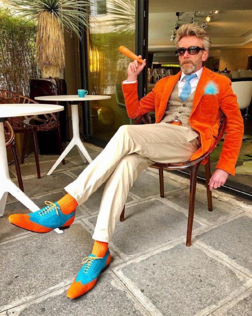 La combinación de naranja y turquesa es muy atrevida para los hombres. 12 OOTD más simples pero divertidos que hayas visto por Pierrick Mathon | su belleza