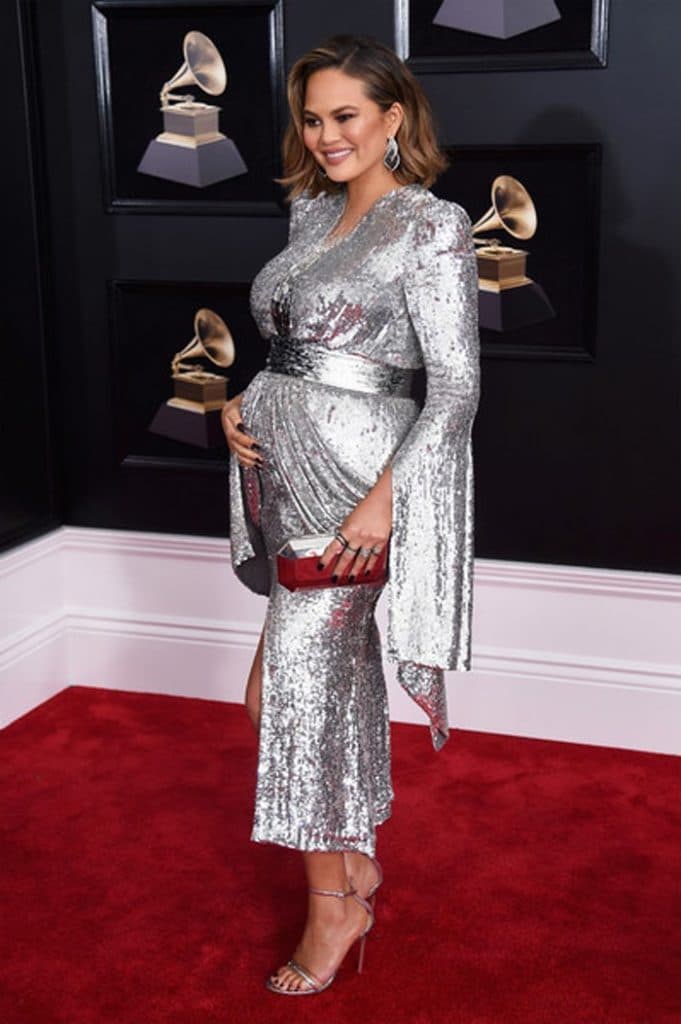 Chrissy Teigen | 10 celebridades que lucieron impecables durante el embarazo | su belleza