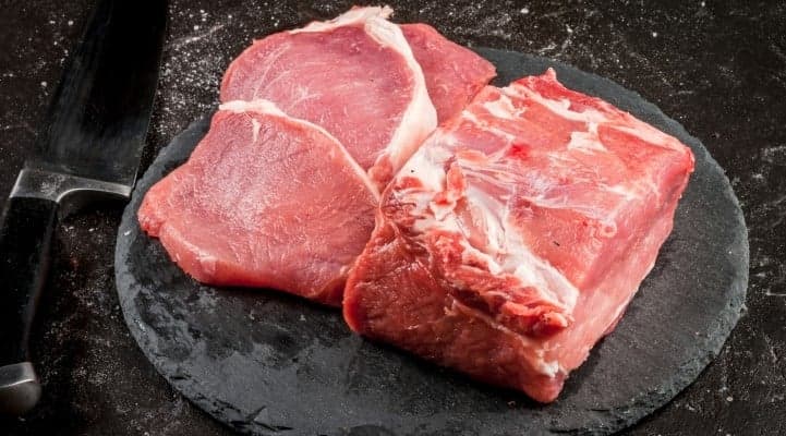 Carne cruda | 12 alimentos que estás almacenando mal | su belleza