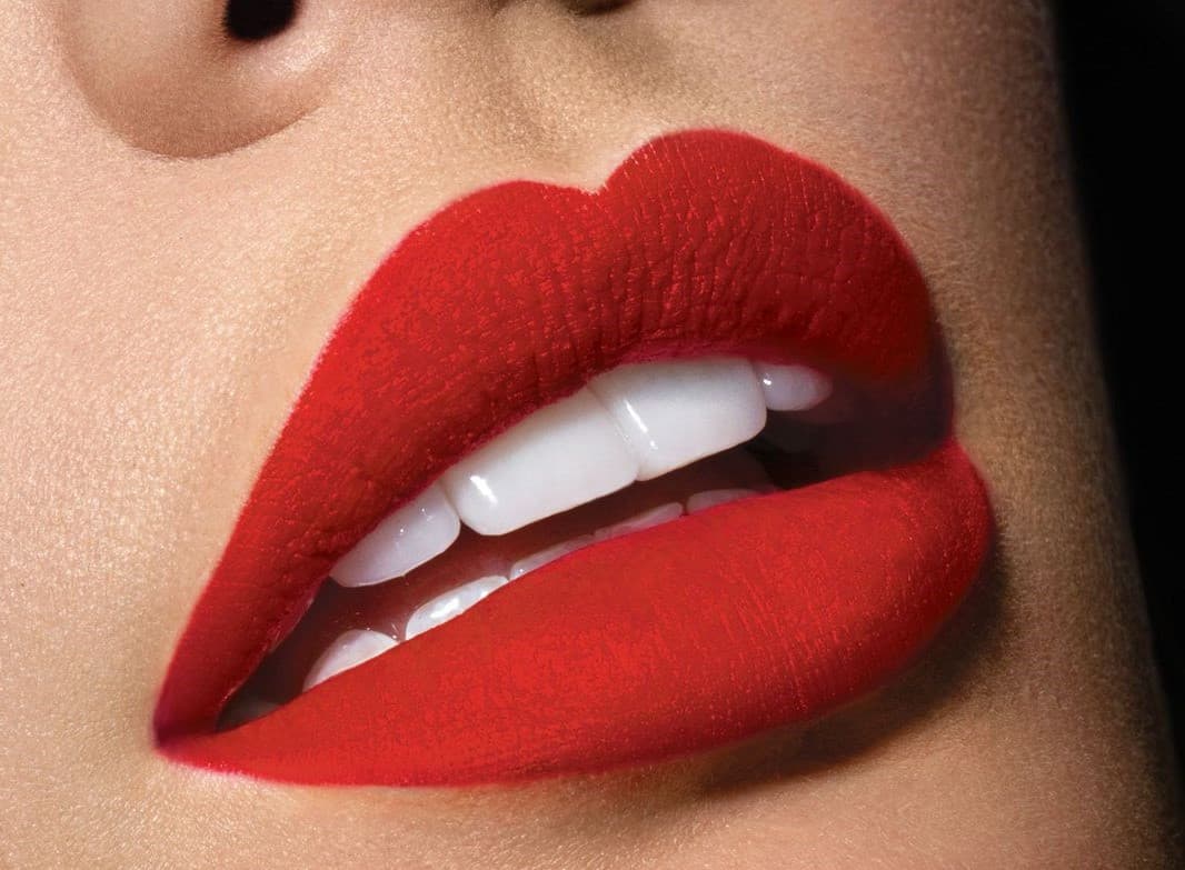 Lápiz labial rojo | 9 looks de maquillaje clásicos para lucir su belleza