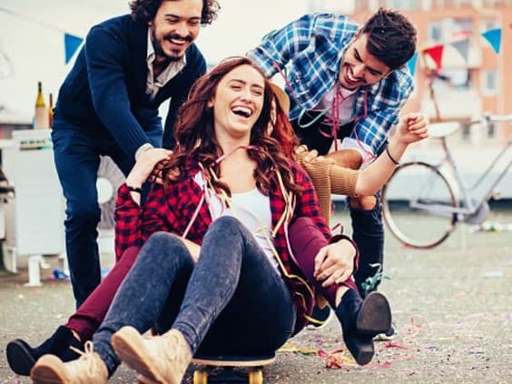 SAGITARIO (22 de noviembre - 21 de diciembre) ¿Qué tipo de amigo eres según tu signo zodiacal? su belleza