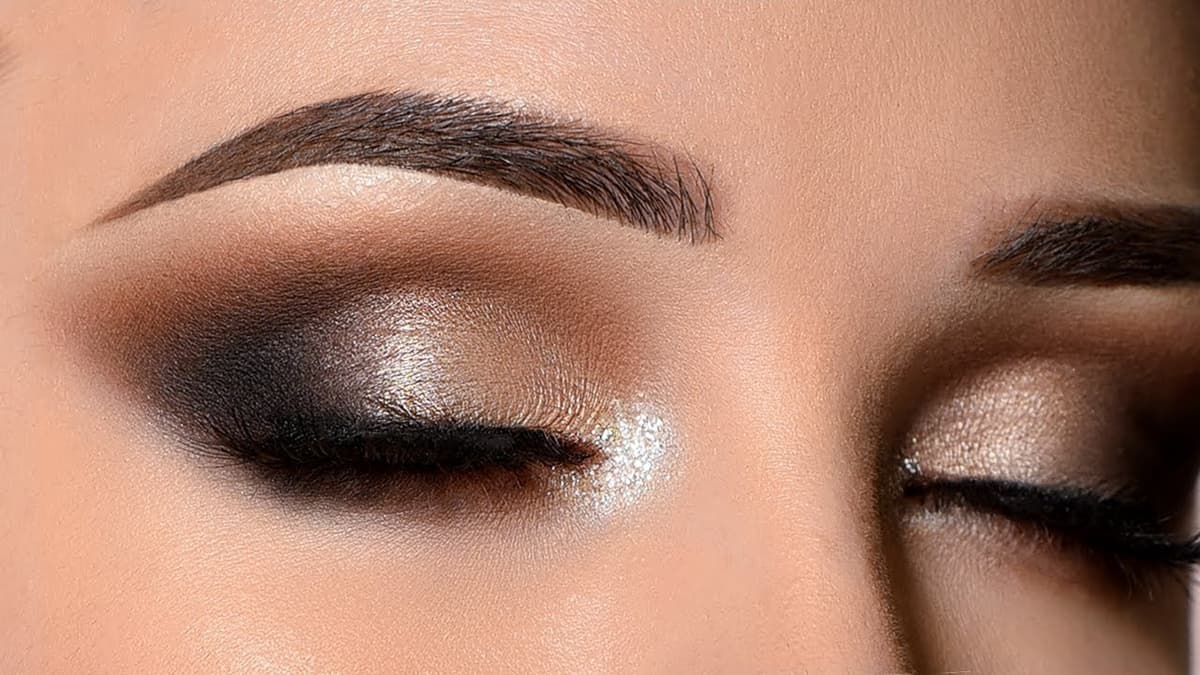 Ojo ahumado | 9 looks de maquillaje clásicos para lucir su belleza