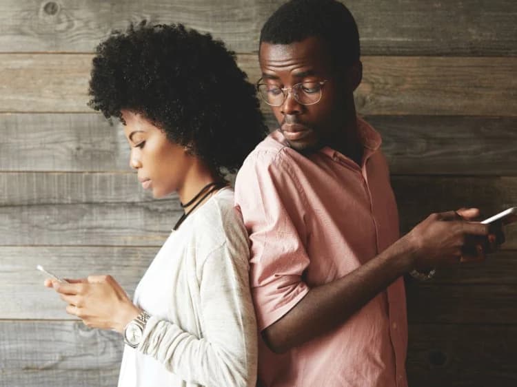 Alguien traicionado | 8 señales de que una relación a largo plazo está acabando con Su Belleza