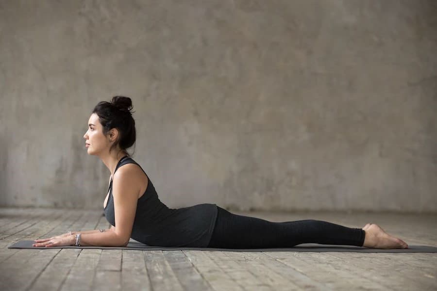 Posición de la esfinge |: 9 estiramientos para aliviar el dolor lumbar | su belleza