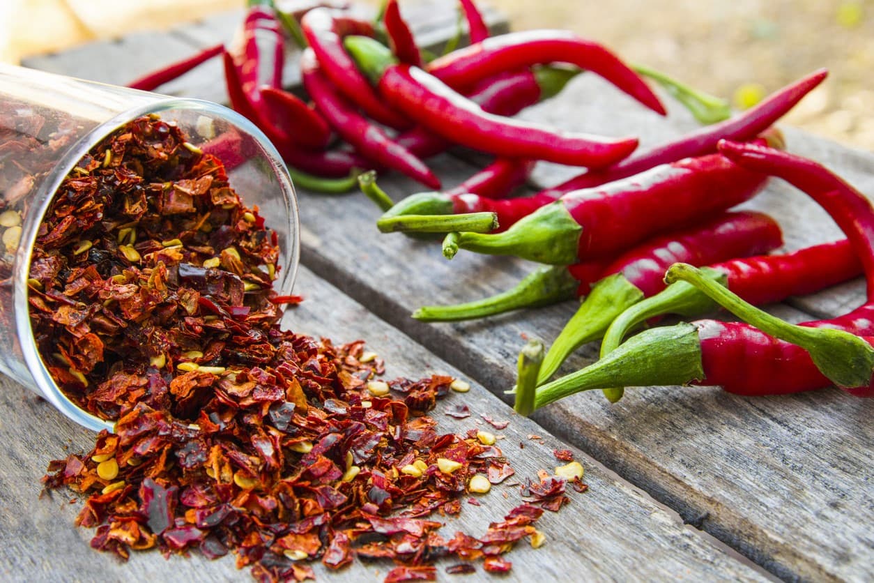 7 alimentos que perjudican la salud de tu piel