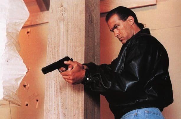 Steven Seagal | 8 actores que interpretan a tipos duros en las películas (pero que en realidad son adorables)