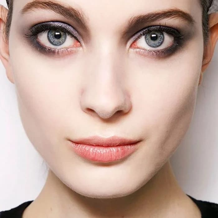 Estiliza tus cejas | 9 tips de maquillaje que una persona con ojos entrecerrados debe conocer Su Belleza
