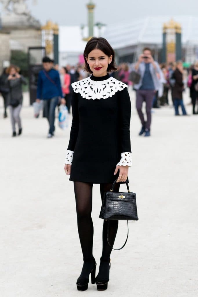 Vestido recto con cuello alto |: 9 ideas elegantes y sencillas de atuendos para el Día de Acción de Gracias | su belleza
