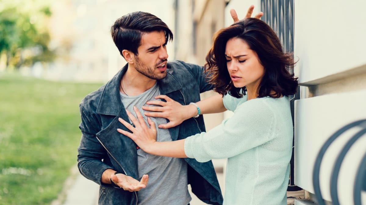 Sienten celos. | 9 señales infalibles de que tu ex te quiere de vuelta | su belleza