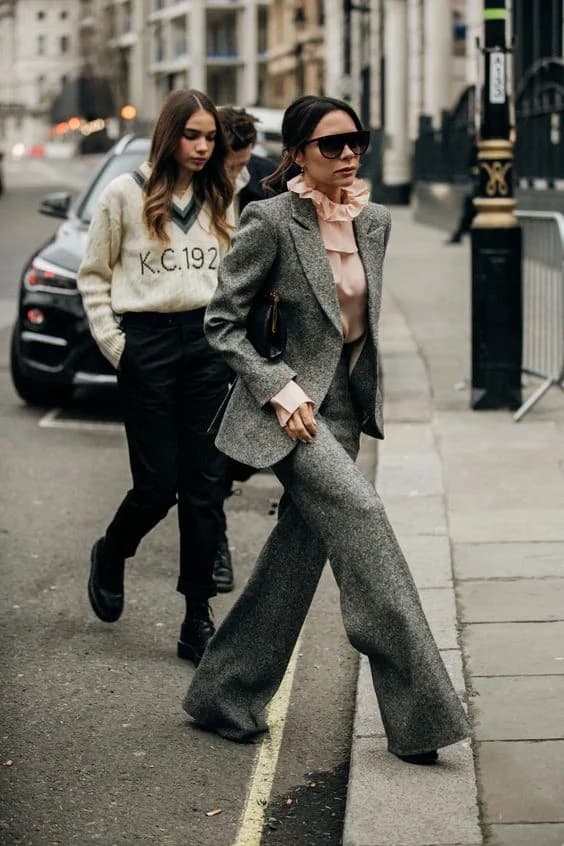 Cuello alto plisado estilo Victoria Beckham |: His Beauty