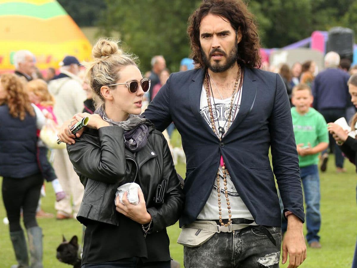 ¿Quién es la cónyuge de Russell Brand?