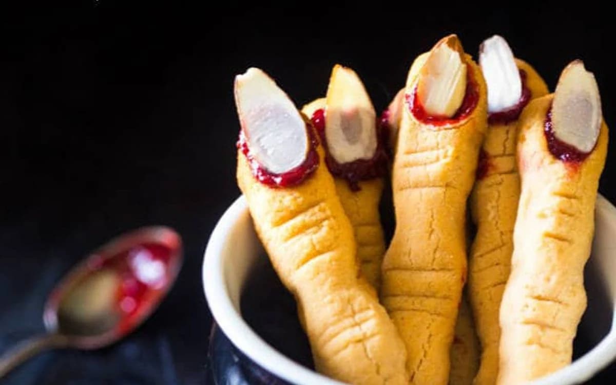 Dedos mágicos de dama | 15 ideas sencillas para galletas de Halloween | Su Belleza