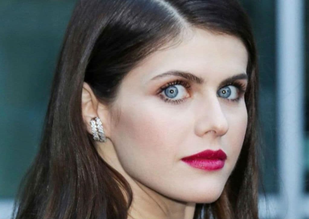 Todo lo que debes conocer acerca de Alexandra Daddario.