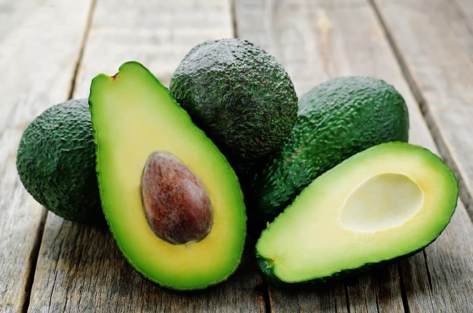 7 creencias erróneas sobre el aguacate que quizás pienses que son ciertas, pero no lo son.