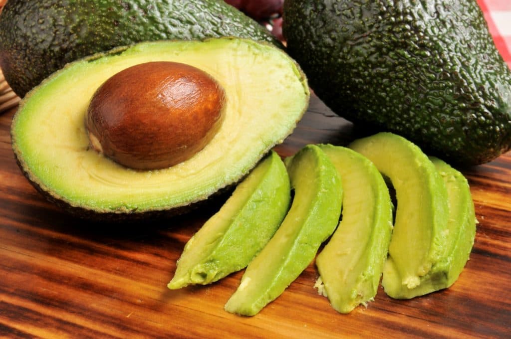 Aguacate Los 9 mejores alimentos saludables para ganar peso rápidamente | su belleza
