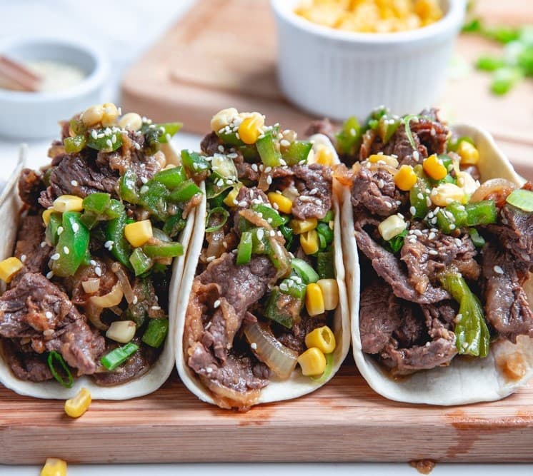 Tacos coreanos de bulgogi de carne | 10 mejores recetas para noches de cine | su belleza