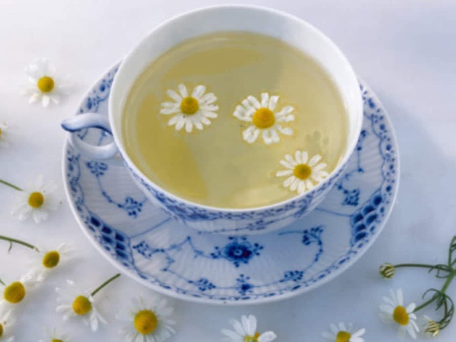 Mejora la digestión 8 Beneficios del Té de Manzanilla | su belleza