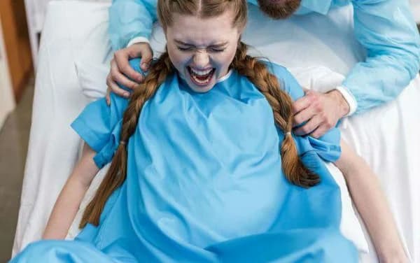 El dolor del parto. |: Las 8 razones más comunes por las que las mujeres le temen a la maternidad Su Belleza