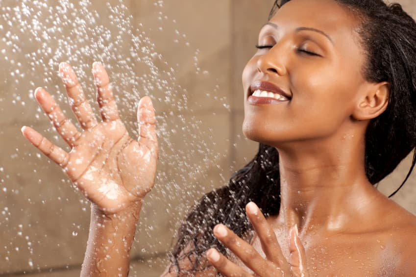 Ducha fría 9 mejores consejos para una piel naturalmente radiante en verano | su belleza