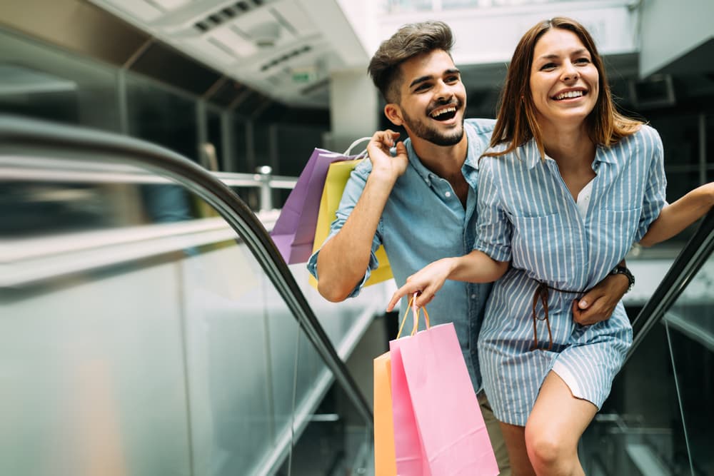 11 maneras de lograr que te acompañe a comprar.