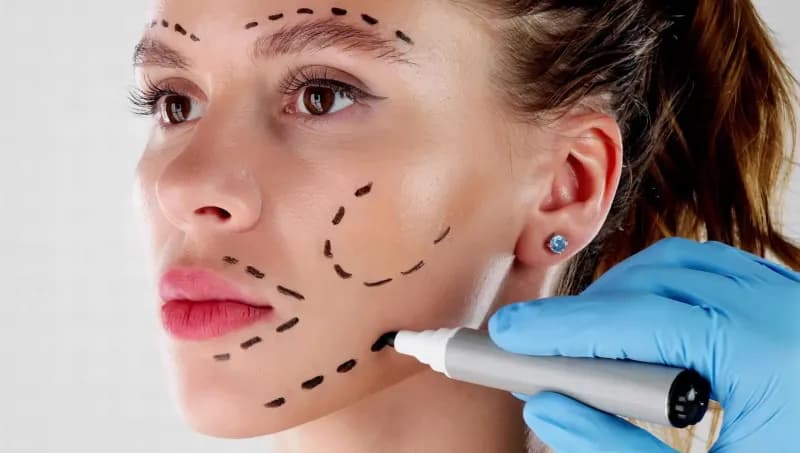 Principales tendencias en cirugía plástica facial para 2025: lo positivo, lo negativo y "¿Por qué sucede esto?"