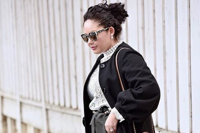 8 conjuntos de invierno más destacados para mujeres con curvas