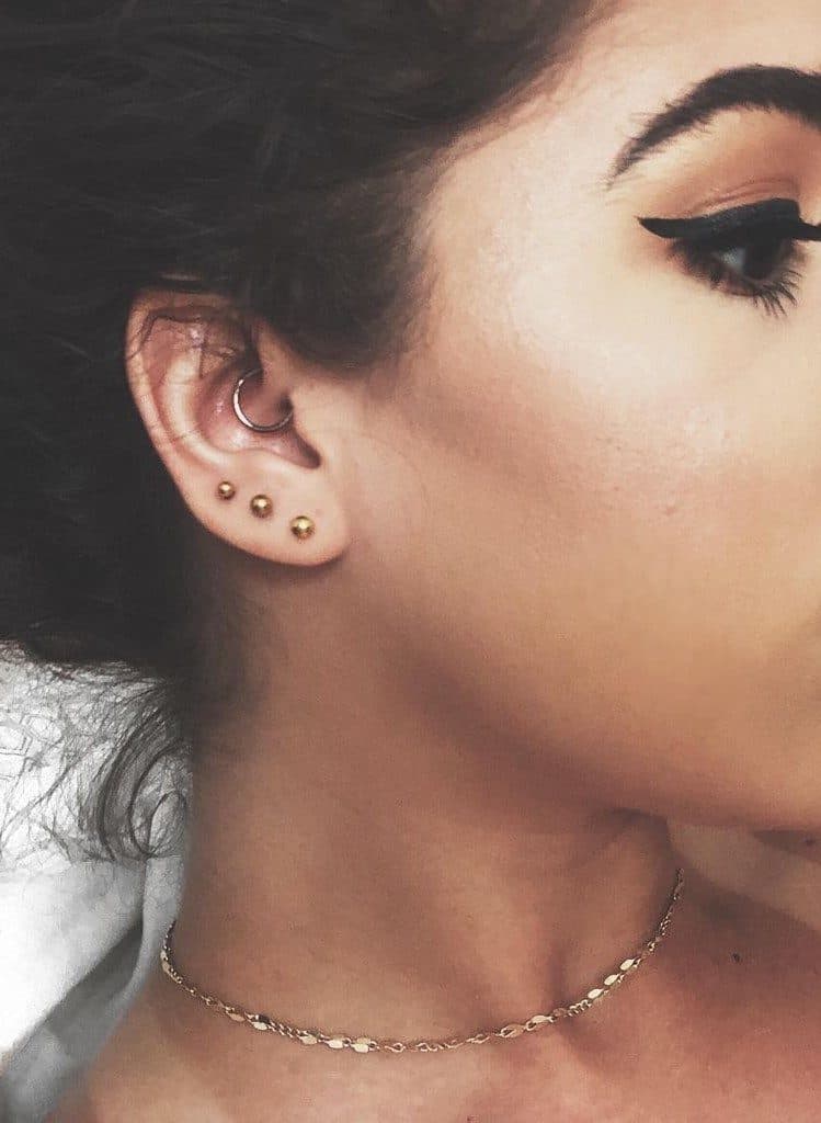 Piercing de aro sin costuras |: El piercing Daith. 8 hechos que te harán conseguir uno | su belleza