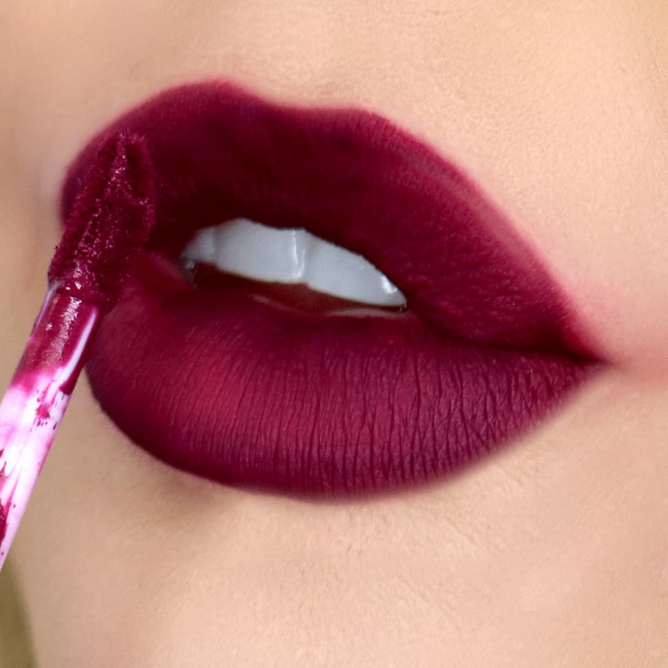 Labial morado oscuro |: 10 trucos de labiales para que tus dientes luzcan más blancos | su belleza