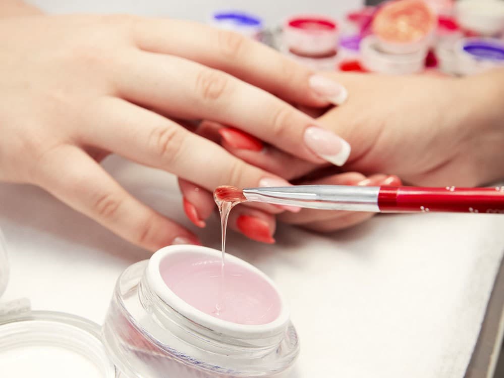 Equipo sanitario |: 10 cosas que debes saber antes de ponerte uñas acrílicas | su belleza
