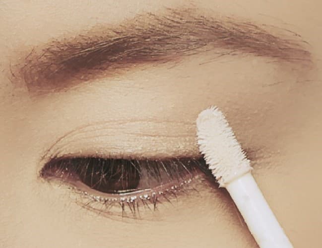 Eye Primer | 9 consejos de maquillaje que una persona con ojos entrecerrados debe conocer Su Belleza