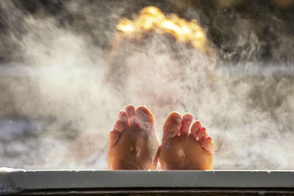 Utilice menos agua caliente. |: 7 técnicas asombrosas para mantener las piernas suaves | su belleza