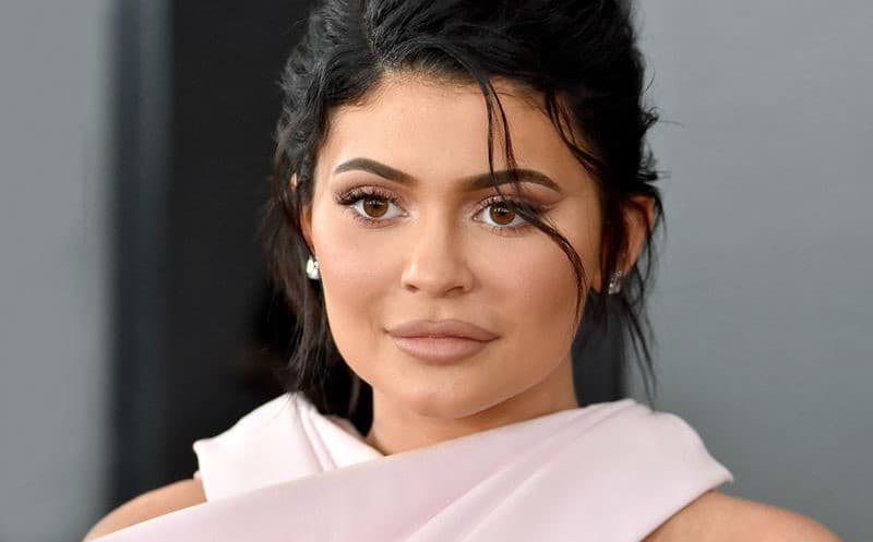 Kylie Jenner |: 10 actrices con los ojos más bellos Su Belleza