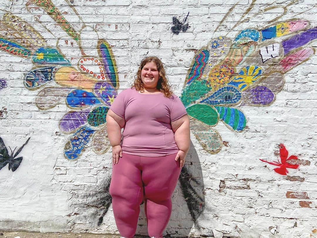 ¡Reina del fitness en Instagram transforma su vida al perder más de 140 libras y apoya a otros en su camino hacia la pérdida de peso!