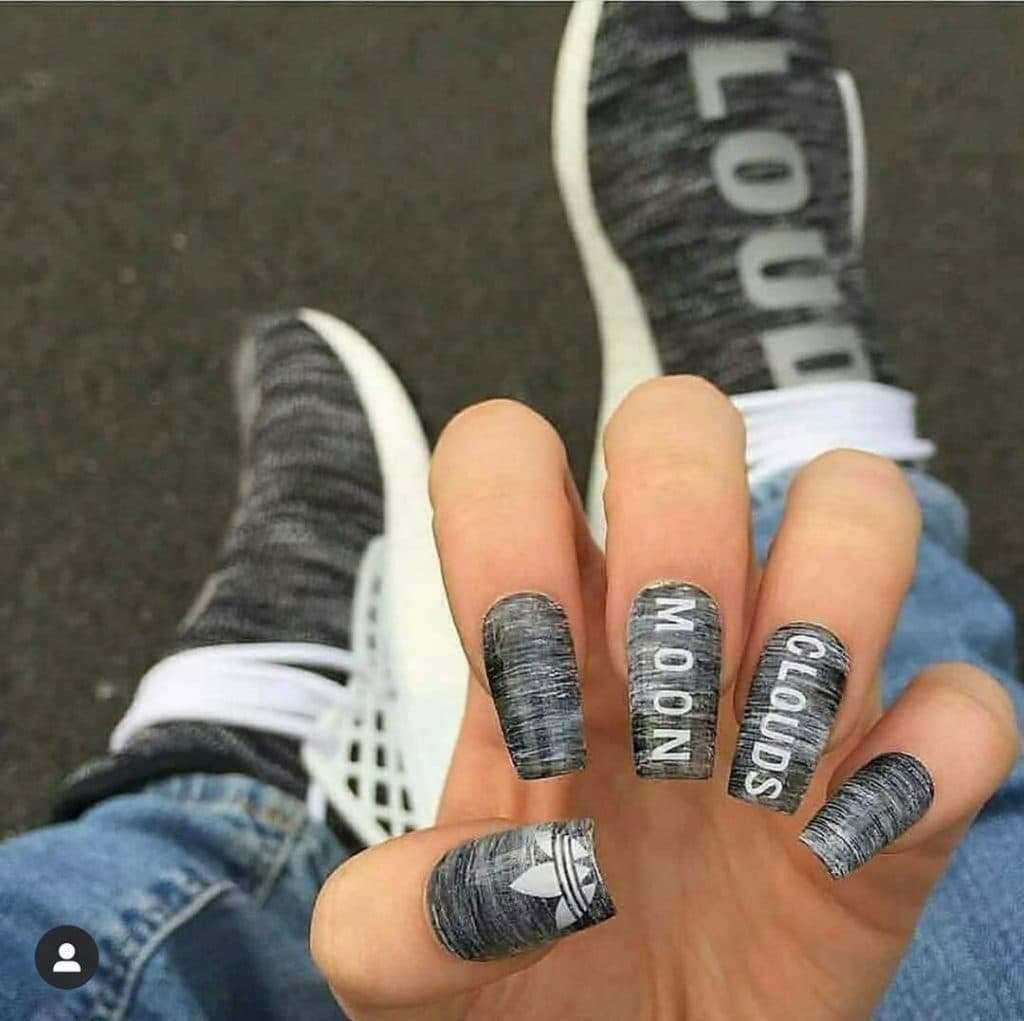 #3 | Nail Art con zapatillas de deporte de lujo: ahora es una nueva idea HerBeauty:
