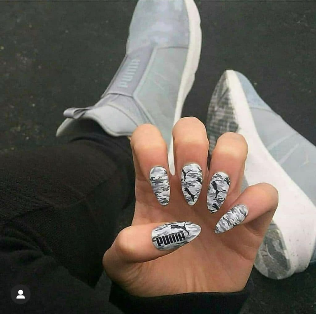 #4 | Nail Art con zapatillas de deporte de lujo: ahora es una nueva idea HerBeauty: