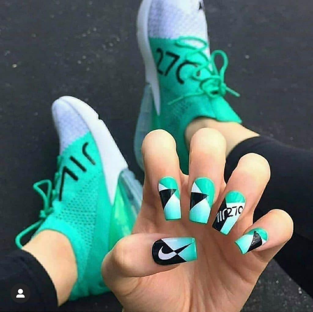 #5 Arte de uñas con zapatillas de deporte de lujo: ahora es una nueva idea HerBeauty: