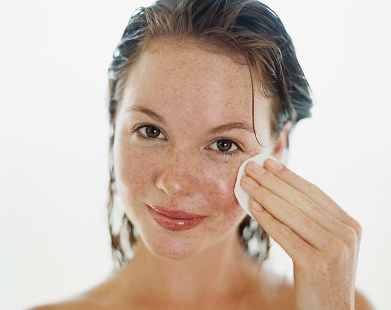 Desmaquillante 15 formas de utilizar la vaselina para la belleza | su belleza