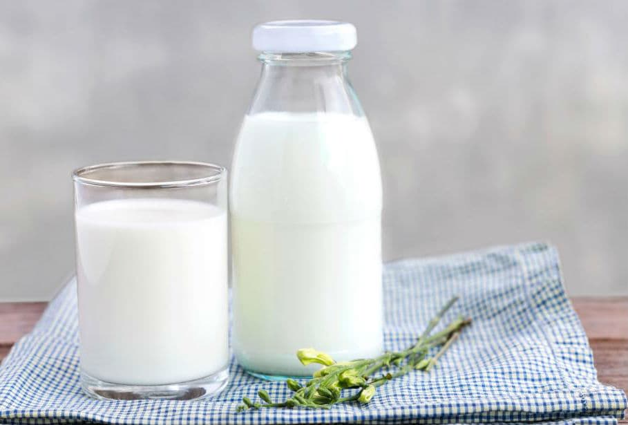 leche 10 mejores exfoliantes naturales para la piel | su belleza