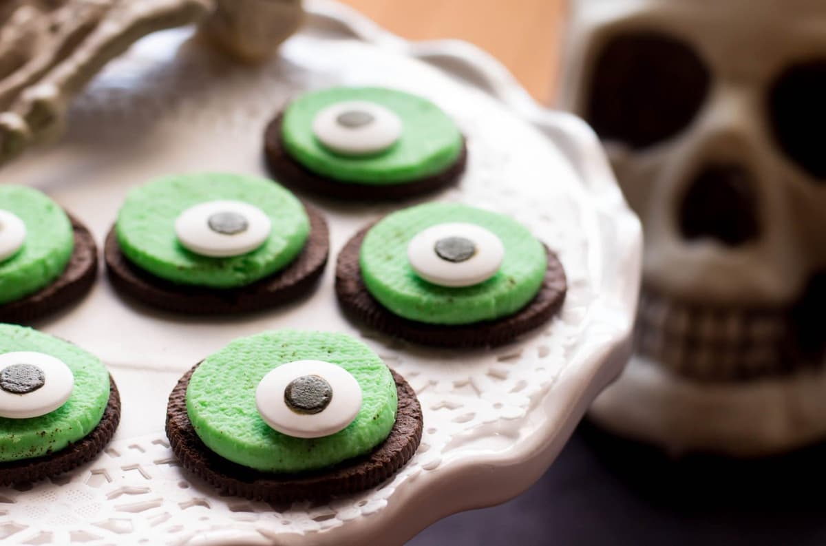 Galletas de un ojo |: 15 ideas fáciles de galletas de Halloween | Su Belleza