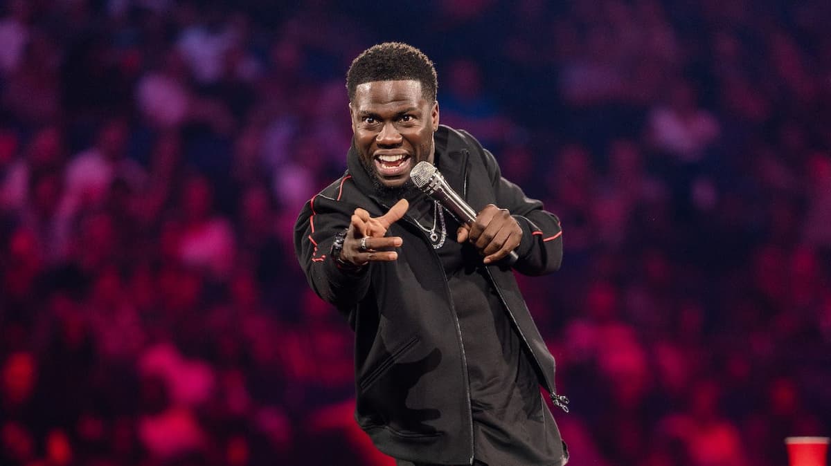 Kevin Hart actuando