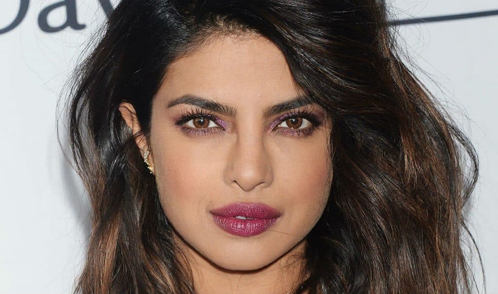 Priyanka Chopra |: 10 actrices con los ojos más bellos Su Belleza
