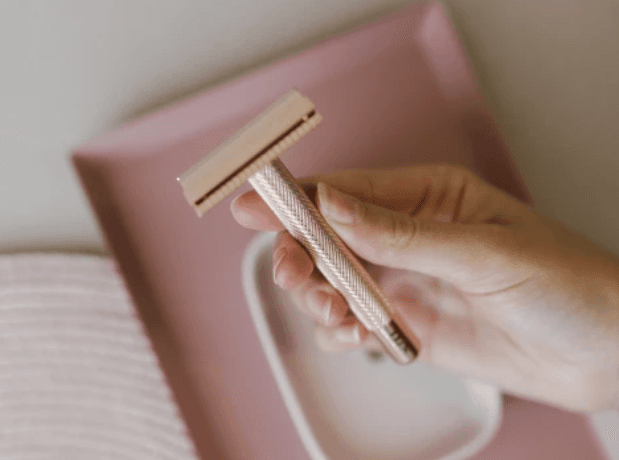 Afeitarse utilizando la técnica adecuada. |: 7 técnicas asombrosas para mantener las piernas suaves | su belleza