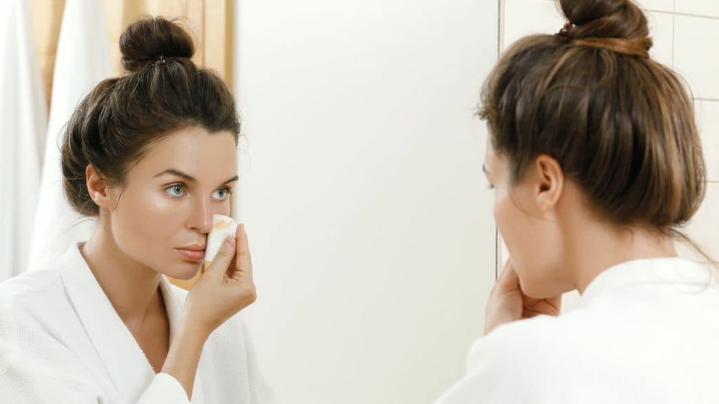 Quitar el maquillaje 9 mejores consejos para una piel naturalmente radiante en verano | su belleza