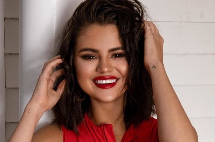 Selena Gomez lanza su línea de belleza #2 | su belleza