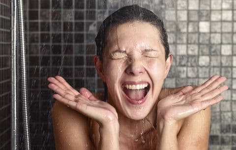Tome una ducha más corta 7 cambios que debe realizar en su régimen de cuidado de la piel este otoño | su belleza