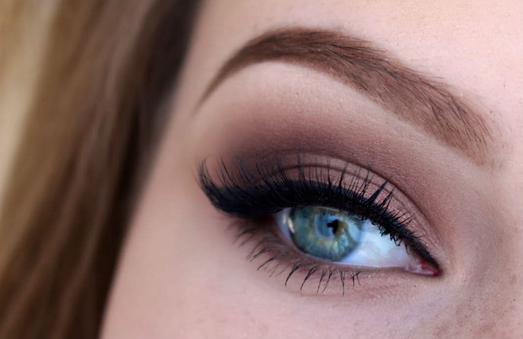 Guía para crear un maquillaje de ojos ahumados para principiantes