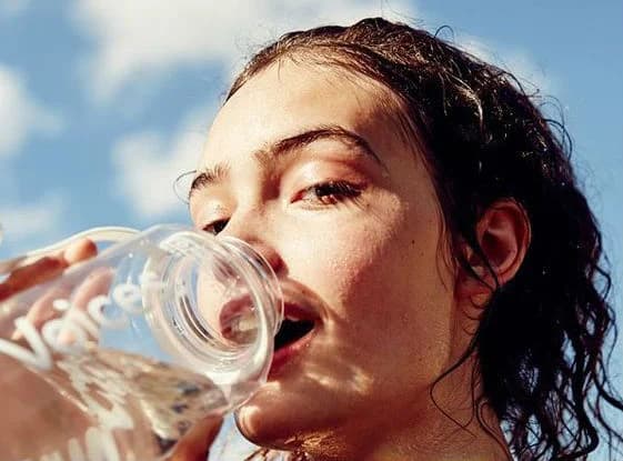Aumente la ingesta de agua 9 mejores consejos para una piel naturalmente radiante en verano | su belleza