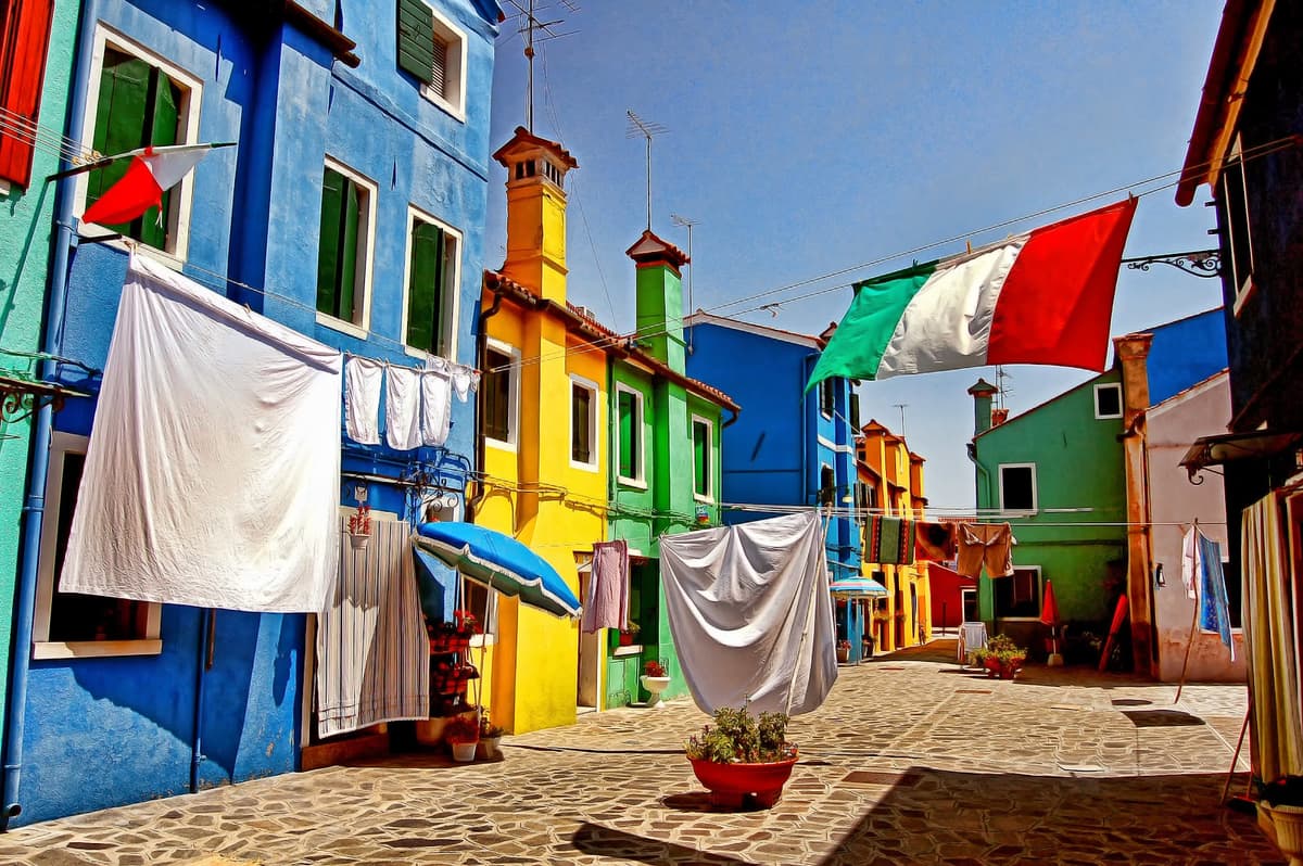 Small Cities-World-World-Fence -26