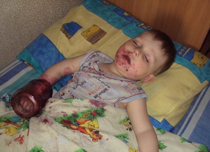 A los niños les encanta conseguir un desastre, tratarlo. Ja
