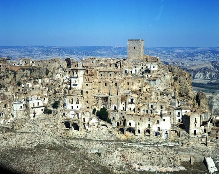 Ocho impactantes ciudades fantasmas desiertas alrededor del planeta